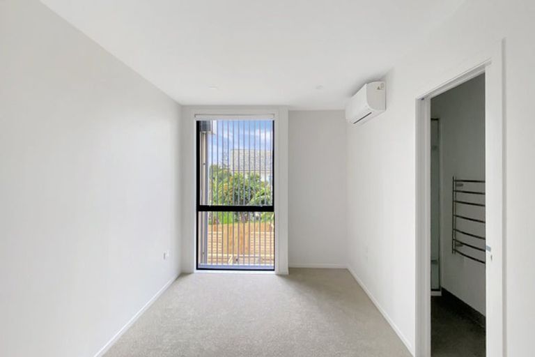 Photo of property in 1/39 Pakuranga Road, Pakuranga, 2010