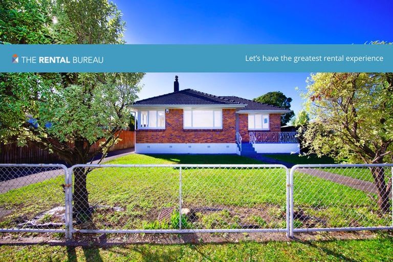 Photo of property in 3 Roby Street, Te Atatu Peninsula, Auckland, 0610