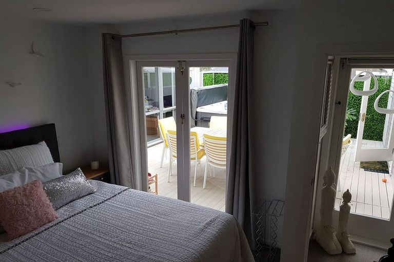 Photo of property in 12 Dallinghoe Crescent, Milford, Auckland, 0620