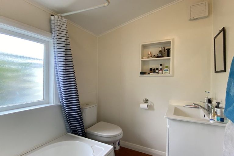 Photo of property in 32 Mckinley Crescent, Brooklyn, Wellington, 6021