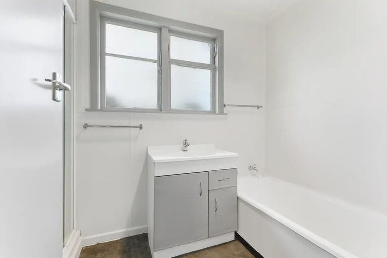 Photo of property in 49 Polson Street, Castlecliff, Whanganui, 4501