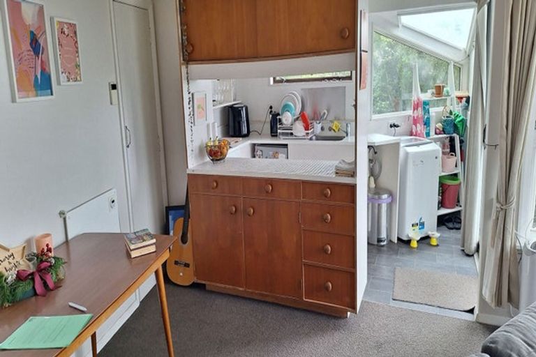 Photo of property in 32 Highbury Road, Highbury, Wellington, 6012