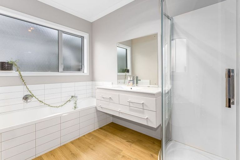 Photo of property in 4 Peel Lane, Aotea, Porirua, 5024