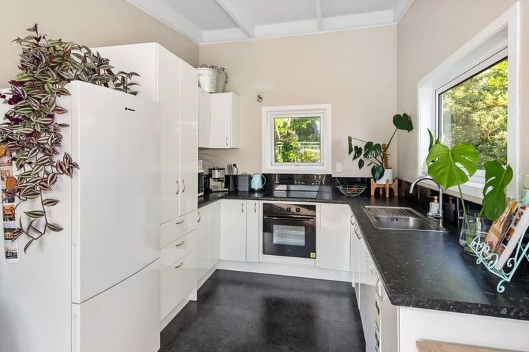 Photo of property in 72u1 Homebush Road, Khandallah, Wellington, 6035