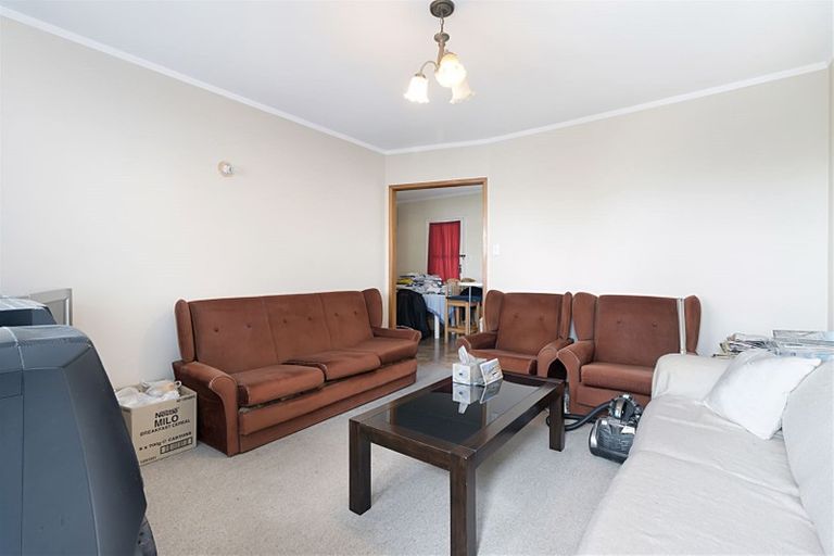 Photo of property in 1a/1 Divich Avenue, Te Atatu South, Auckland, 0610