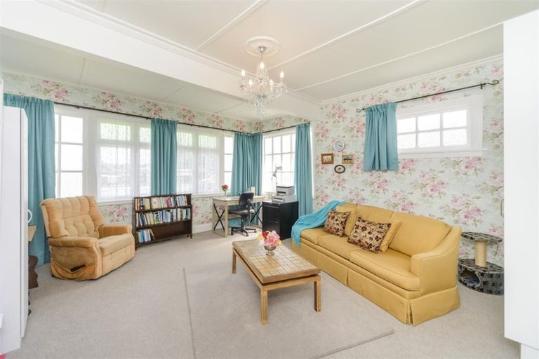 Photo of property in 7 Station Road, Marton, 4710