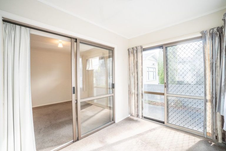 Photo of property in 15 Kiwi Court, Roslyn, Palmerston North, 4414