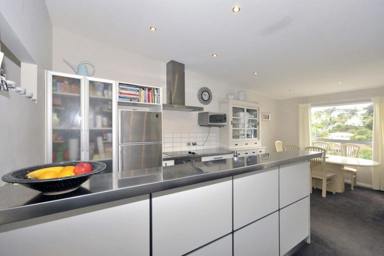 Photo of property in 21 Kopiko Way, Brooklyn, Wellington, 6021