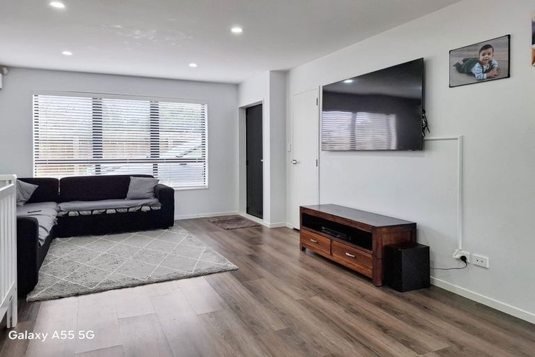 Photo of property in 62d Glendale Road, Glen Eden, Auckland, 0602