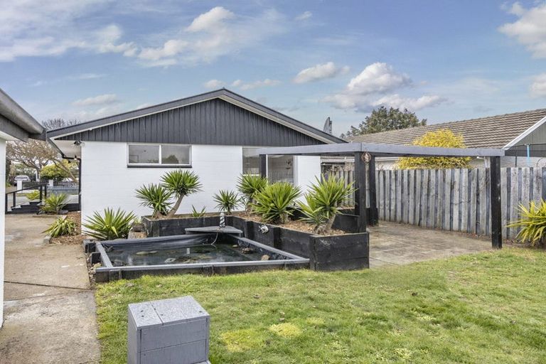 Photo of property in 25 Heathglen Avenue, Parklands, Christchurch, 8083