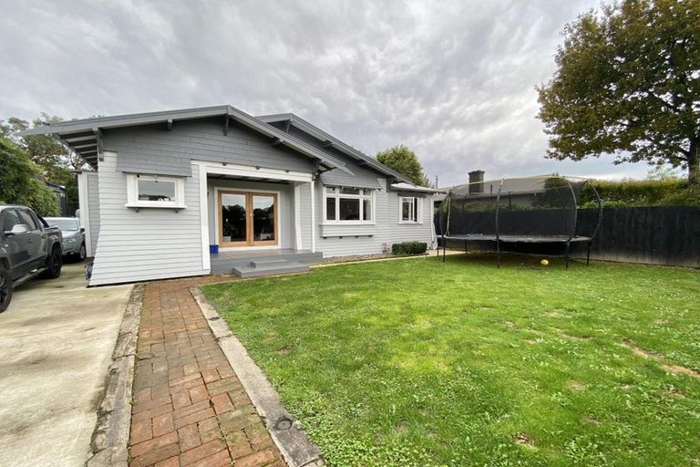 Photo of property in 19 Knowles Street, Terrace End, Palmerston North, 4410