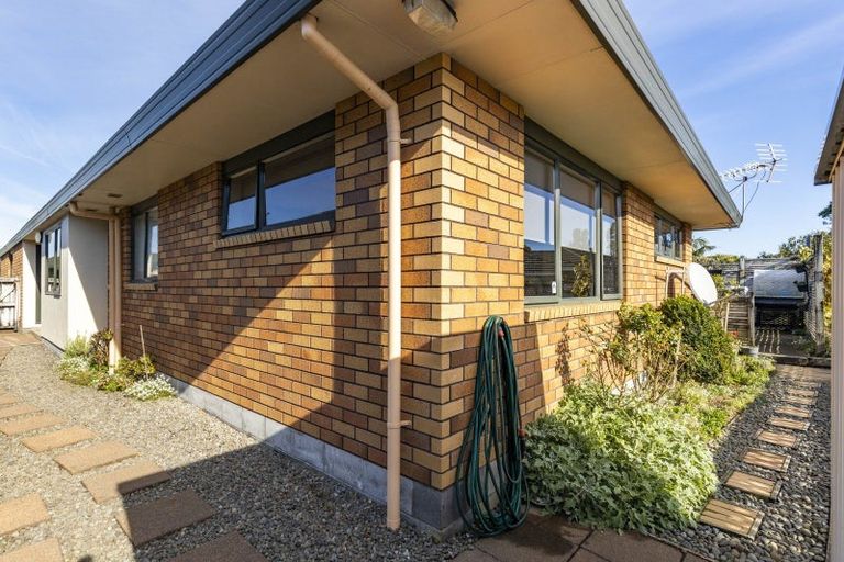 Photo of property in 6 Royal Heights, Glen Avon, New Plymouth, 4312