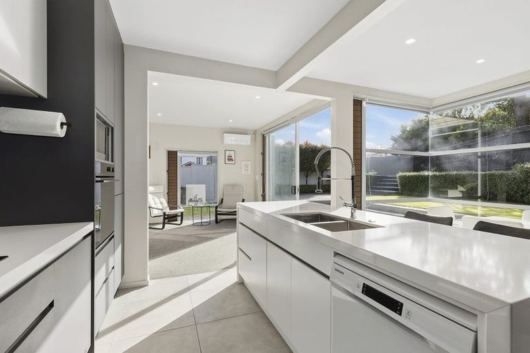 Photo of property in 7 Pikitanga Close, Tawa, Wellington, 5028