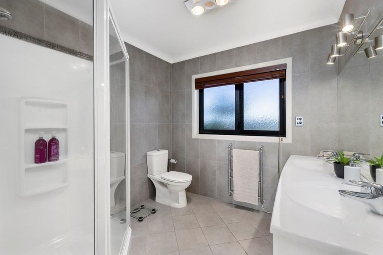 Photo of property in 2 Santa Monica Drive, Papamoa Beach, Papamoa, 3118