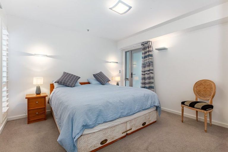 Photo of property in Aqua, 13/74 Oriental Parade, Oriental Bay, Wellington, 6011