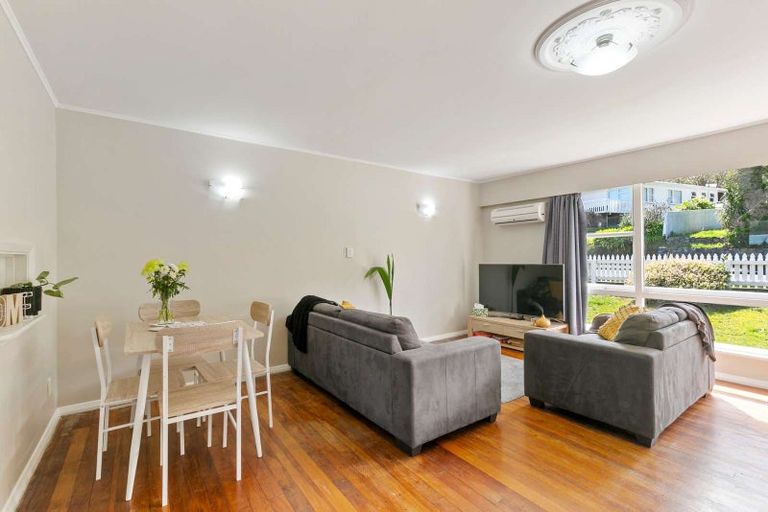 Photo of property in 1 Isabel Grove, Wainuiomata, Lower Hutt, 5014