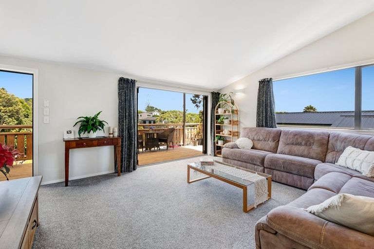 Photo of property in 28 Gilshennan Valley, Red Beach, 0932