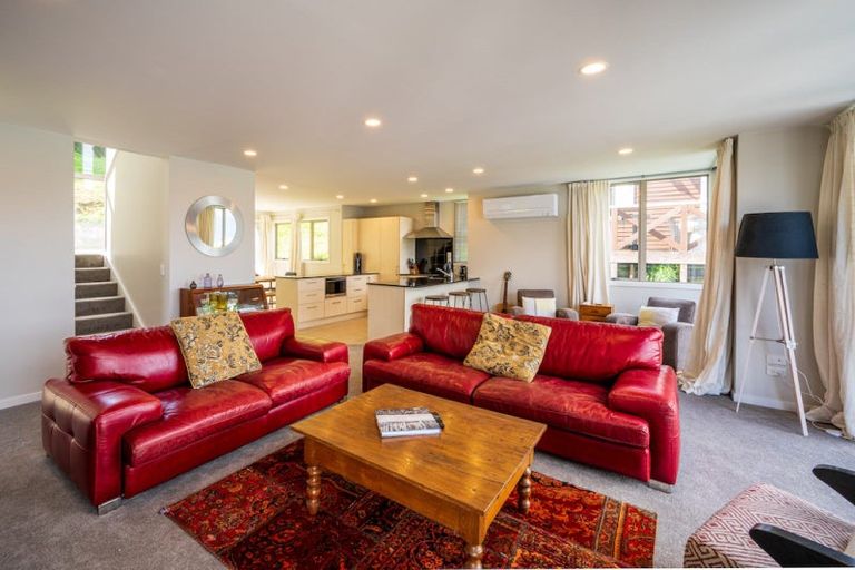 Photo of property in 72 Wynyard Crescent, Fernhill, Queenstown, 9300