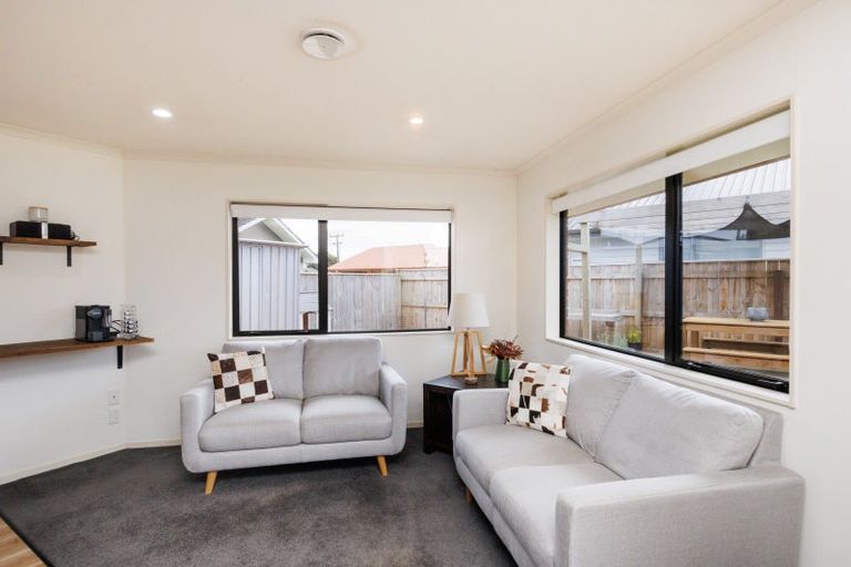 Photo of property in 17 Daniel Place, Kelvin Grove, Palmerston North, 4414