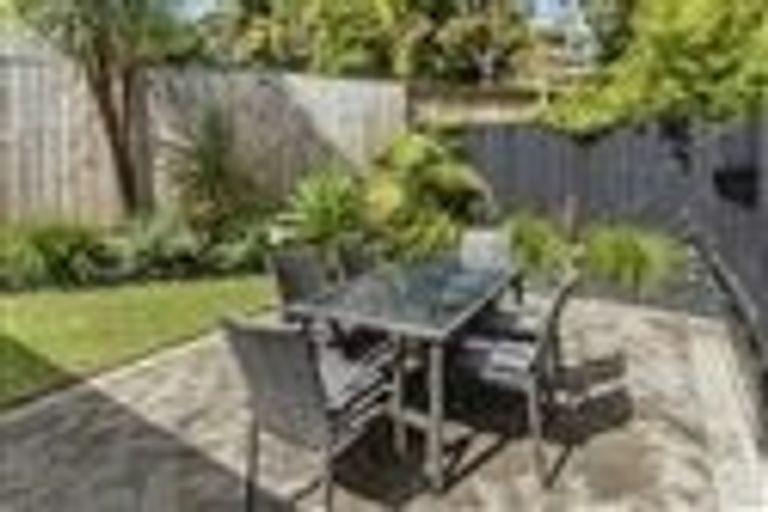 Photo of property in 2/20 Flavia Close, Torbay, Auckland, 0630
