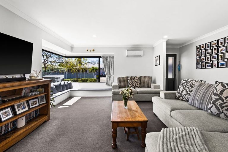 Photo of property in 8 Bucksburn Place, Greenmeadows, Napier, 4112