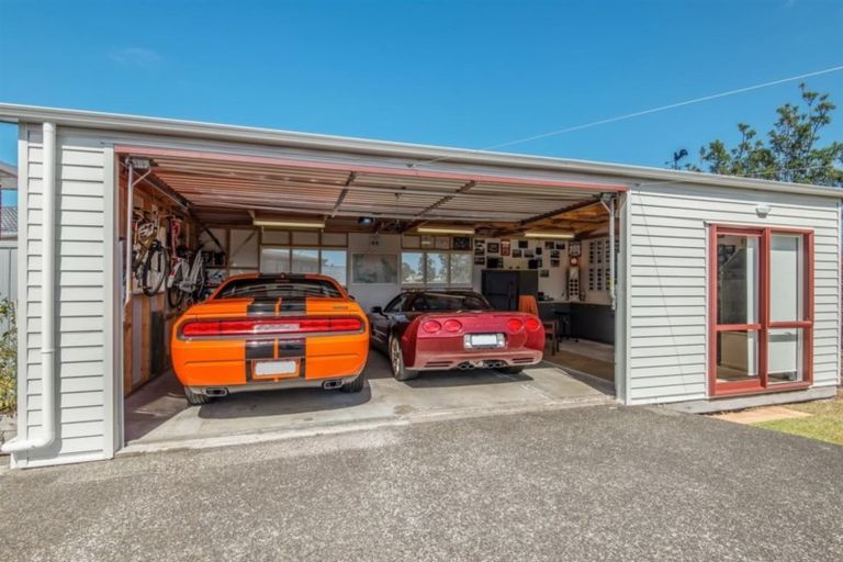 Photo of property in 35 Powrie Street, Glenfield, Auckland, 0629