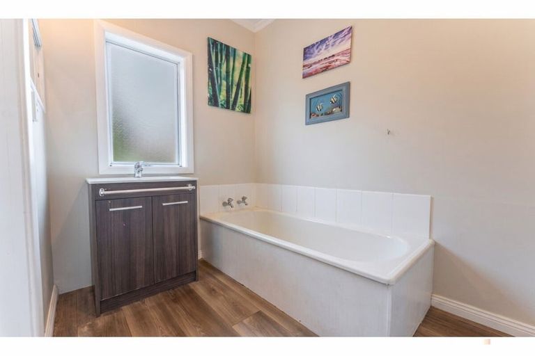 Photo of property in 6 Naylor Street, Waimate, 7924