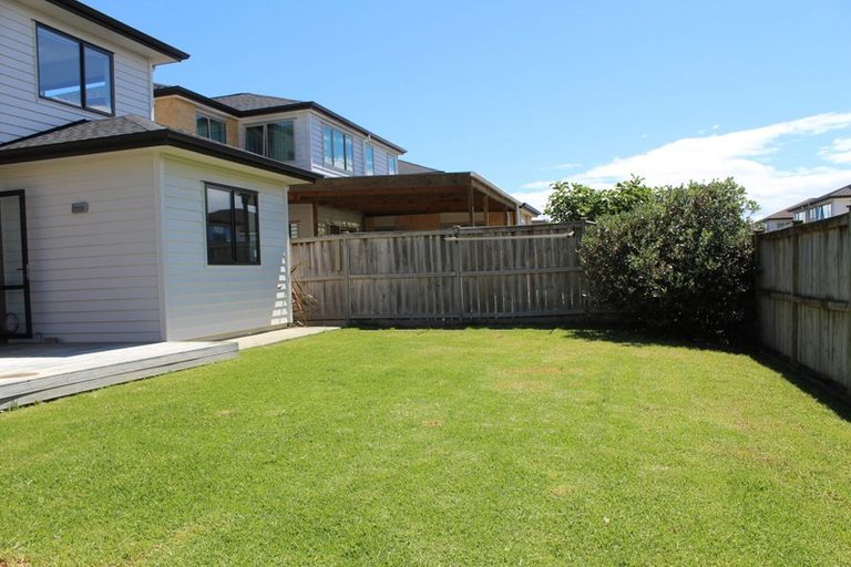 Photo of property in 11 Carrickdawson Drive, Flat Bush, Auckland, 2019