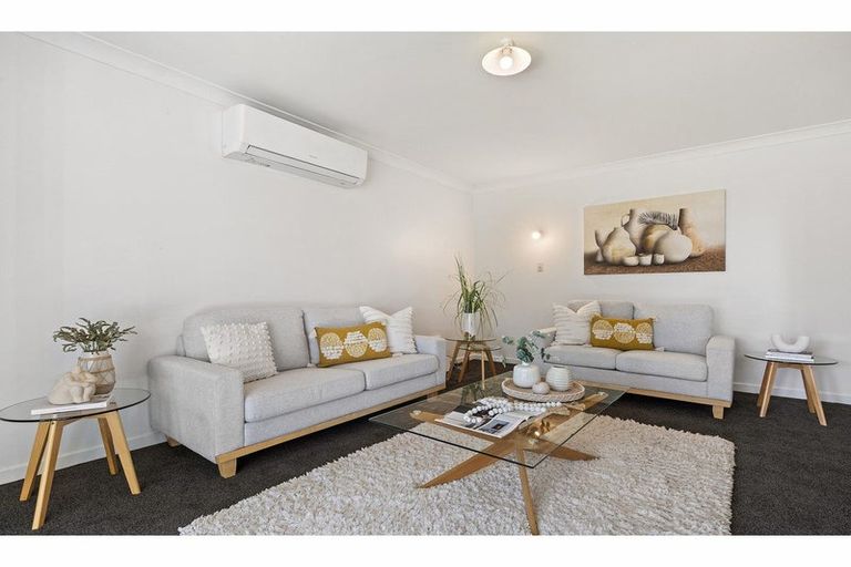 Photo of property in 100 Prestons Road, Redwood, Christchurch, 8051