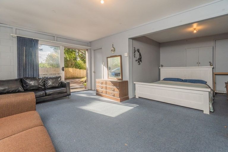 Photo of property in 13 Wirihana Road, Titirangi, Auckland, 0604