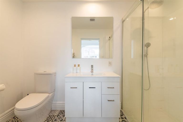 Photo of property in 80 Holly Road, St Albans, Christchurch, 8014