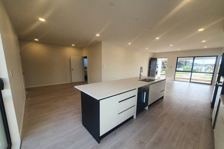 Photo of property in 12 Weri Road, Karaka, Papakura, 2113