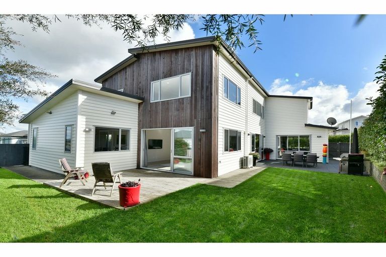 Photo of property in 13 Harvest Avenue, Orewa, 0931