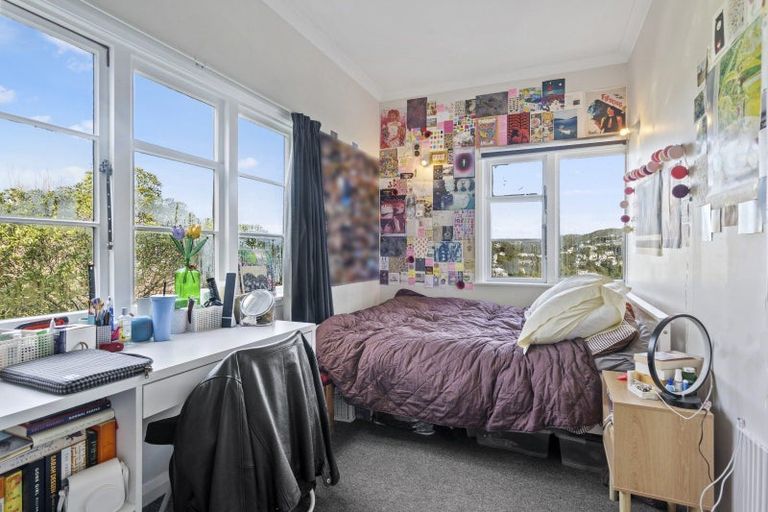 Photo of property in 61 Harbour View Road, Northland, Wellington, 6012