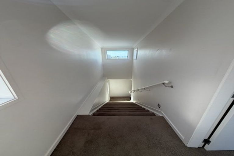 Photo of property in 94 Hobsonville Point Road, Hobsonville, Auckland, 0616