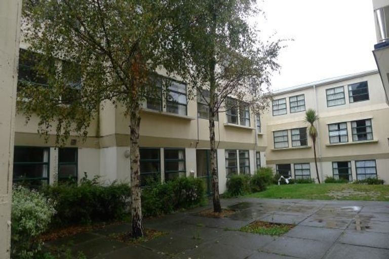 Photo of property in Te Awhina Apartments, 28/22u Sussex Street, Mount Cook, Wellington, 6021