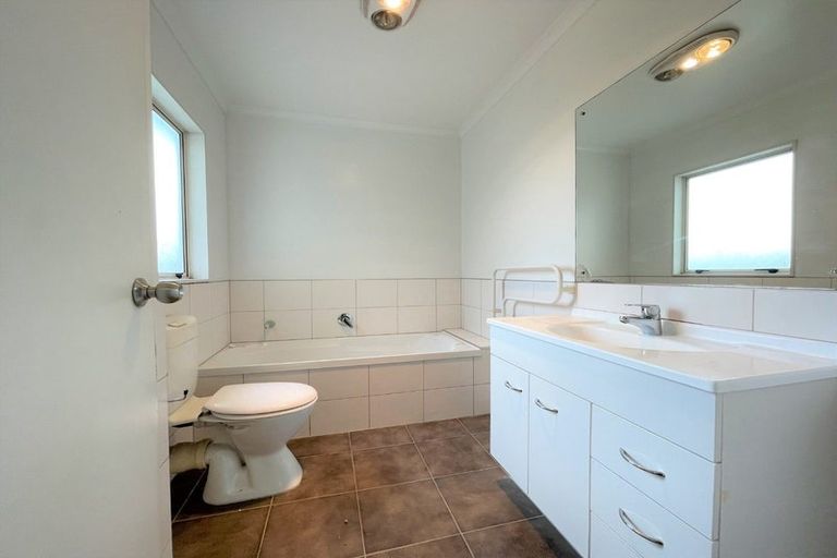 Photo of property in 10 Rehua Place, Favona, Auckland, 2024