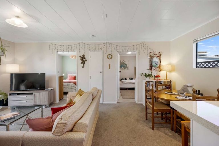 Photo of property in 2/283 Westminster Avenue, Tamatea, Napier, 4112