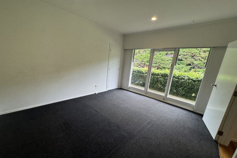 Photo of property in 27 Heath Avenue, Northcote, Auckland, 0627