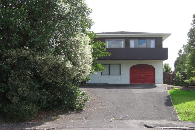 Photo of property in 10 Porter Avenue, Te Atatu South, Auckland, 0610