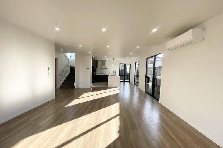 Photo of property in 26b Sandgate Avenue, Botany Downs, Auckland, 2010