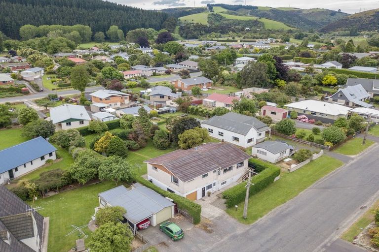Photo of property in 20 Lynas Street, Outram, 9019