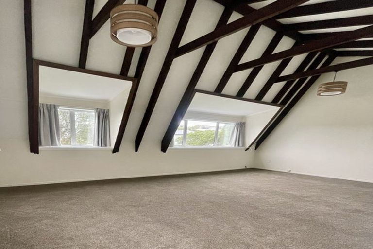 Photo of property in 93 Stewart Drive, Newlands, Wellington, 6037