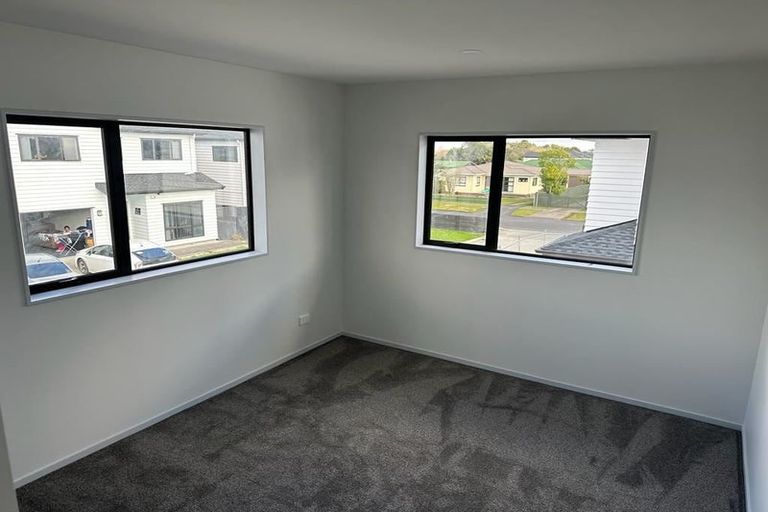 Photo of property in 6 Nagra Lane, Papakura, 2110
