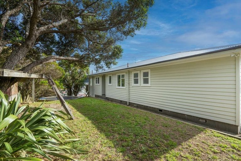 Photo of property in 16a Tirangi Road, Rongotai, Wellington, 6022