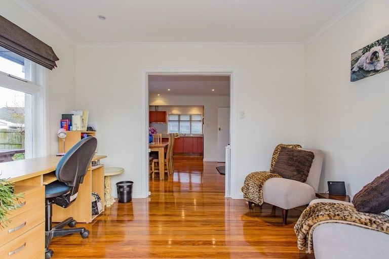 Photo of property in 4 Hampton Place, Burnside, Christchurch, 8053