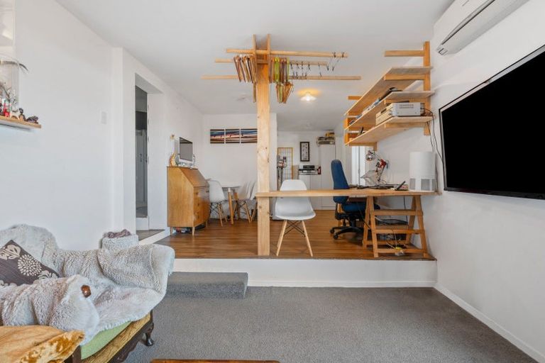 Photo of property in 61 Harbour View Road, Northland, Wellington, 6012