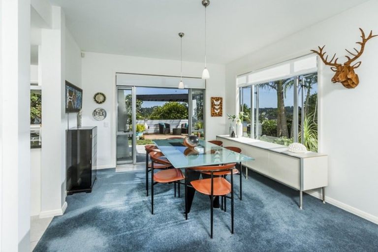 Photo of property in 13 Kittiwake Drive, Schnapper Rock, Auckland, 0632