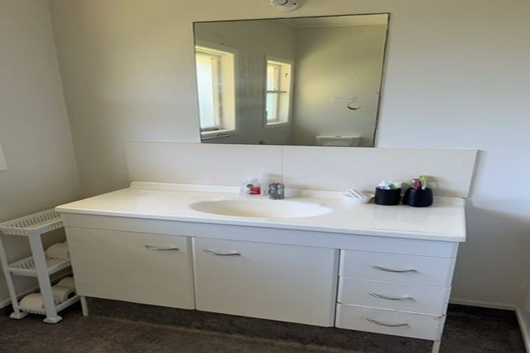 Photo of property in 8a Frank Hewitt Street, Pukekohe, 2120