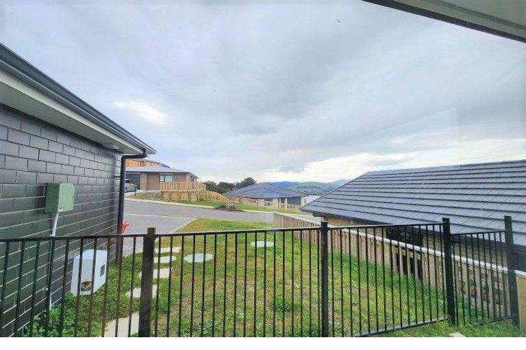 Photo of property in 12 Topsail Way, Whitby, Porirua, 5024